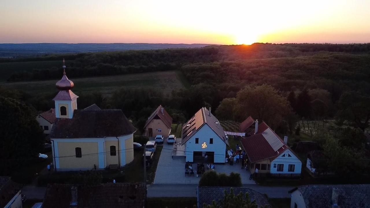 Förhénc Wine House&Guesthouses I-II-III Nagykanizsa Exterior foto