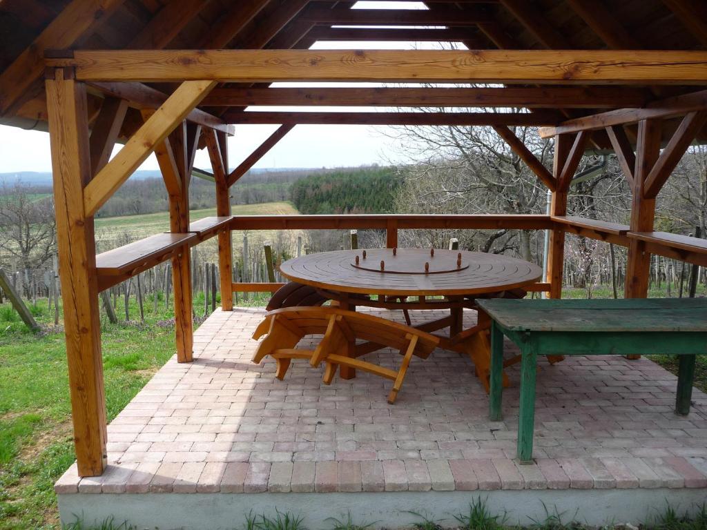 Förhénc Wine House&Guesthouses I-II-III Nagykanizsa Exterior foto